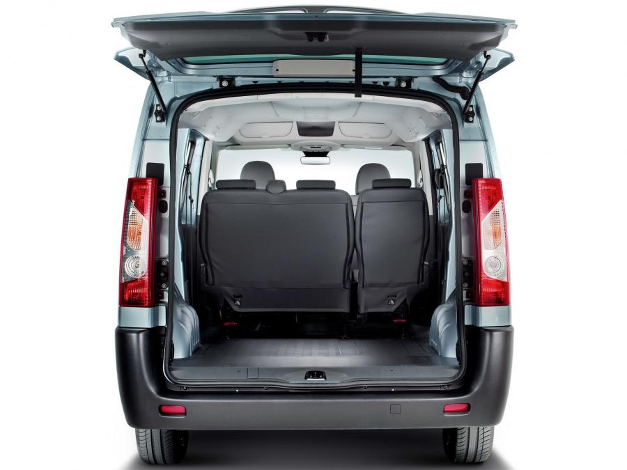  Fiat Scudo Combi 2007 года  (фото 2 из 4)